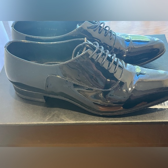 Stunning women’s lace up oxfords - Picture 2 of 5